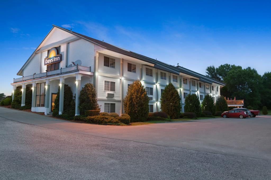 Days Inn By Wyndham Shelburne/Burlington מראה חיצוני תמונה