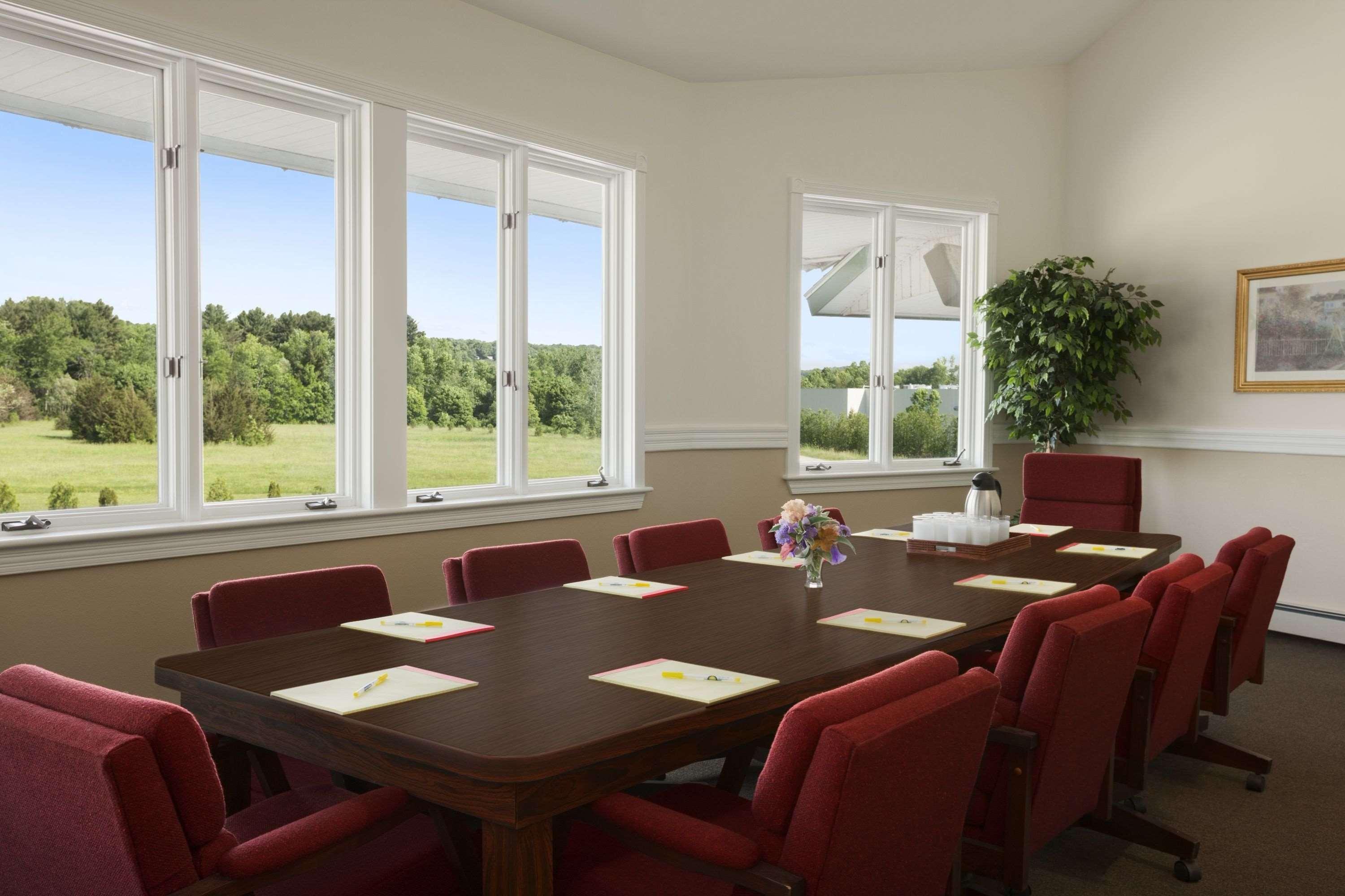 Days Inn By Wyndham Shelburne/Burlington מראה חיצוני תמונה