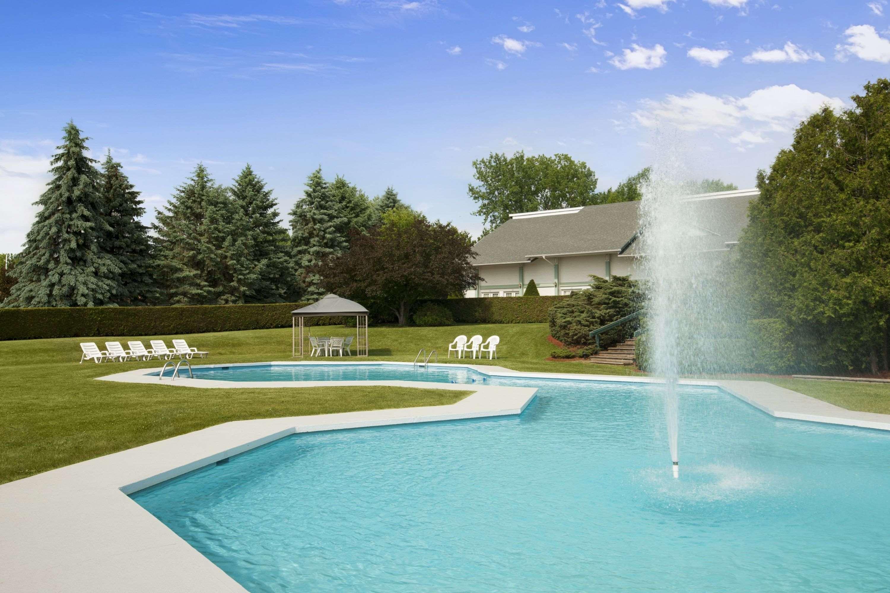 Days Inn By Wyndham Shelburne/Burlington מראה חיצוני תמונה